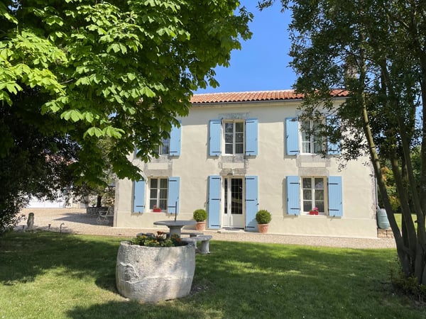 House in La Croix-Comtesse - view 1