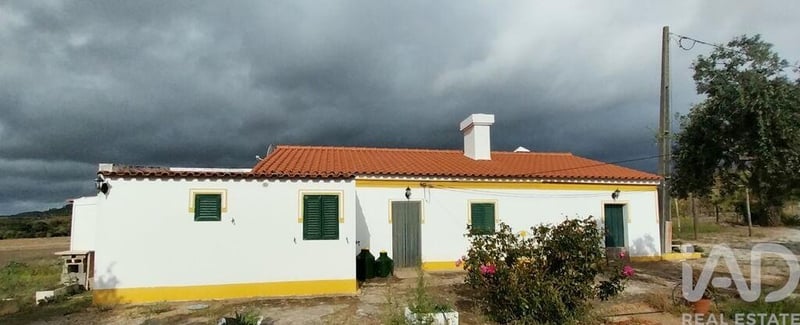 House in Esperanca - view 1