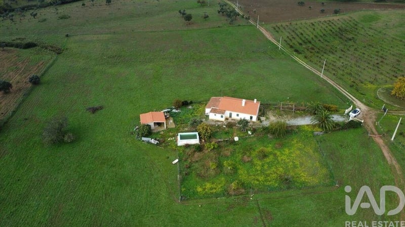 House in Esperanca - view 1