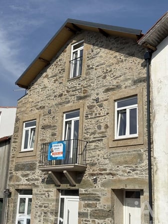 Apartment in Poiares - view 1