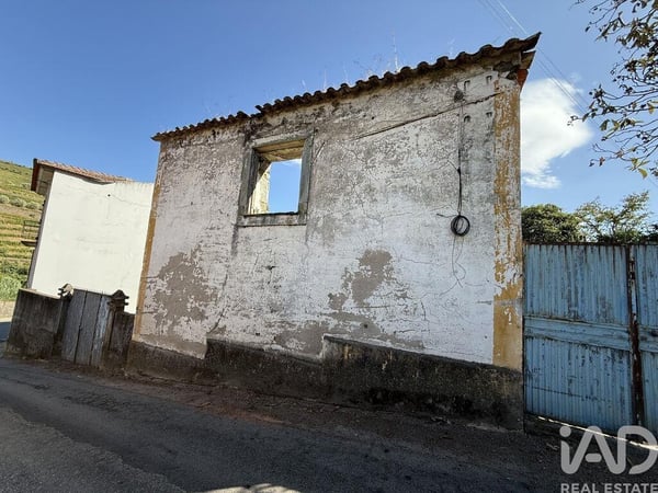 House in Peso da Regua - view 1