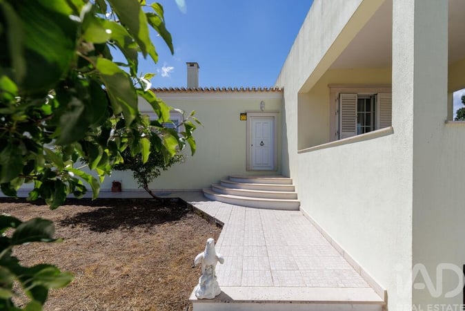 House in Carreira do Mato - view 1