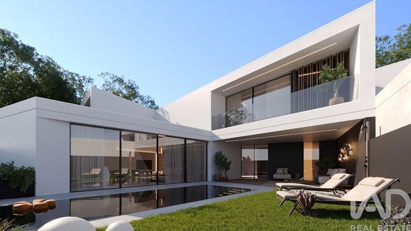 House in Milheiros - view 1