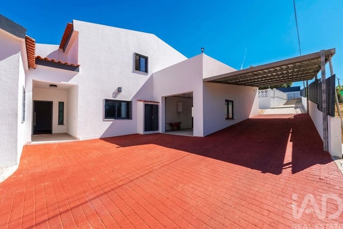 House in Sao Bras de Alportel - view 1
