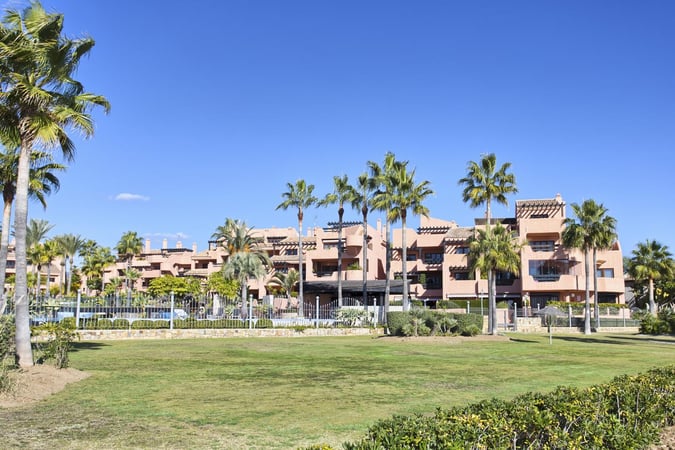 Apartment in Estepona - view 1