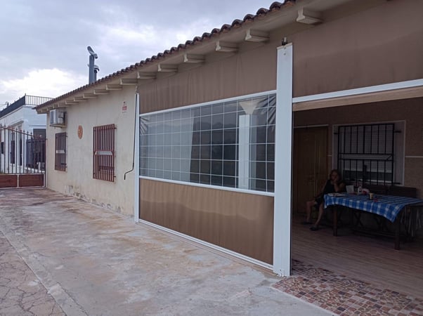 House in Granja de Rocamora - view 1