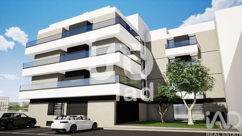 Apartment in Quelfes - view 1