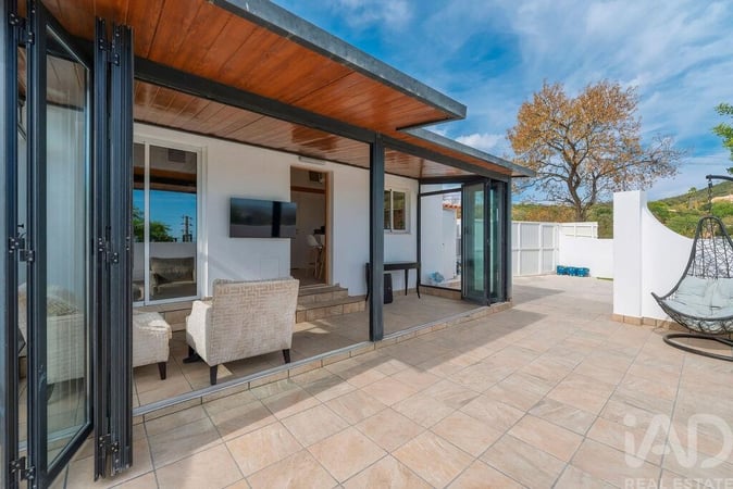 House in Santa Barbara de Nexe - view 1