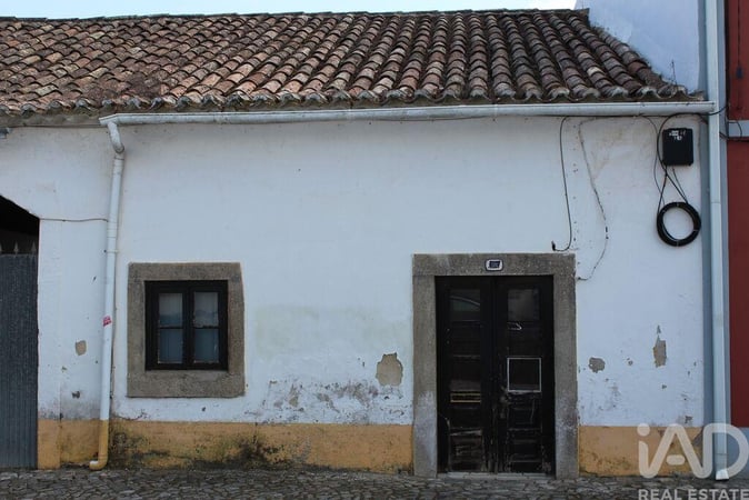 House in Amoreira - view 1