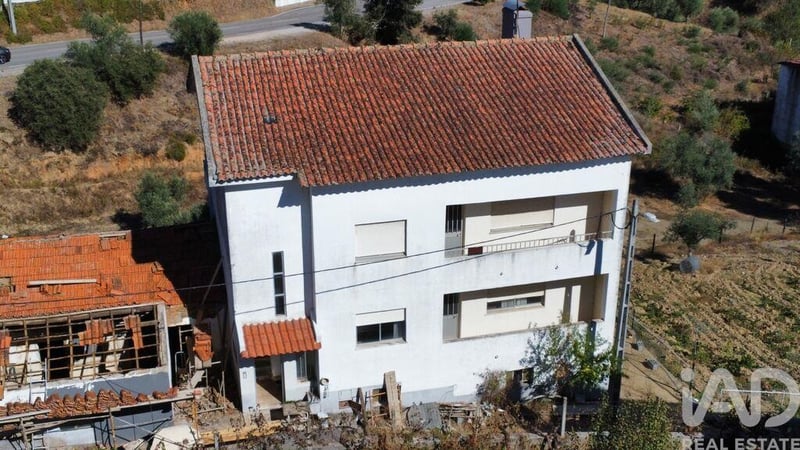 House in Proenca-A-Nova - view 1