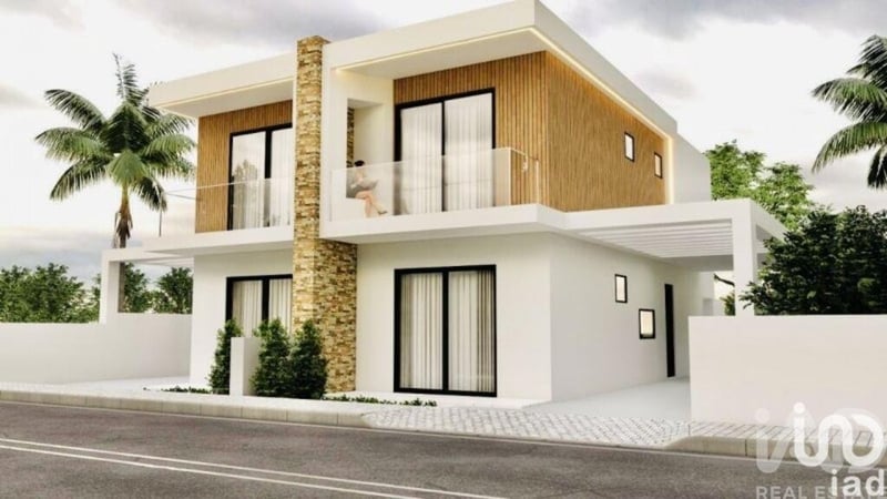 House in Fernao Ferro - view 1