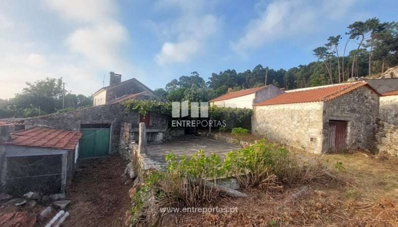 House in Areosa - view 1