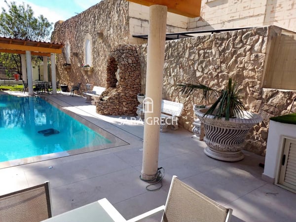 Villa in Attard - view 1