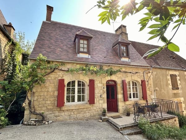 House in Sarlat-la-Caneda - view 1