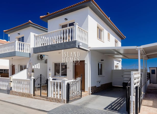 House in Frenaros - view 1