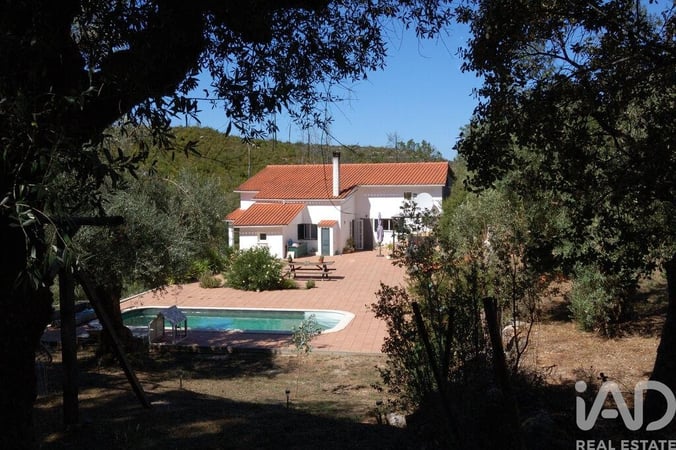 House in Almoster - view 1