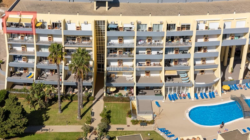 Apartment in Meia Praia - view 1