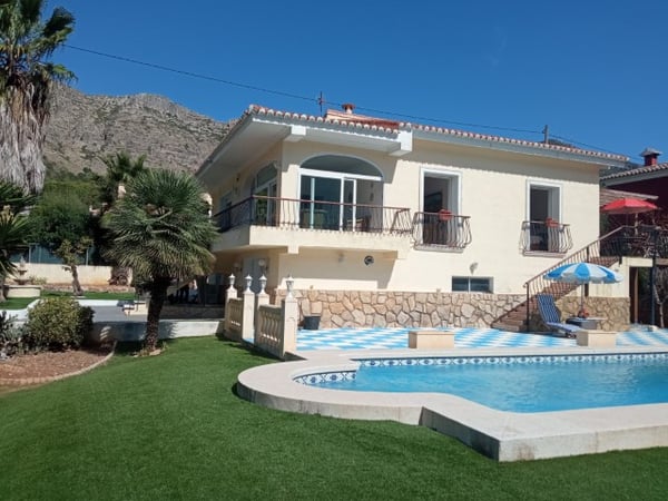 Villa in La Drova - view 1