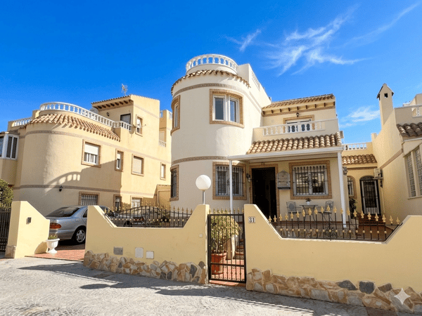 Villa in Playa Flamenca - view 1