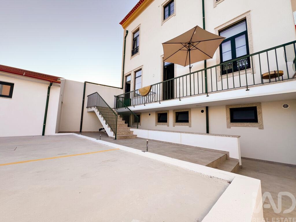 Apartment in Sao Vicente de Pereira Jusa - Image 3