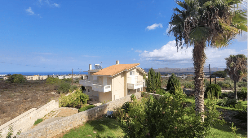 Villa in Kounoupidiana - view 1