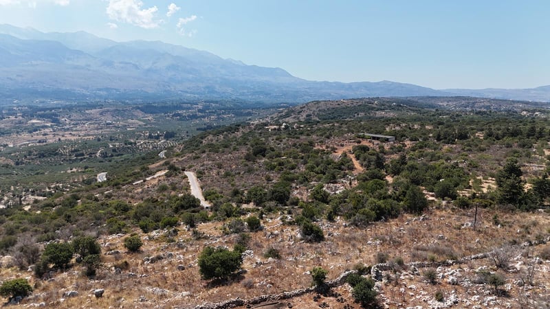 Land in Litsardha - view 1