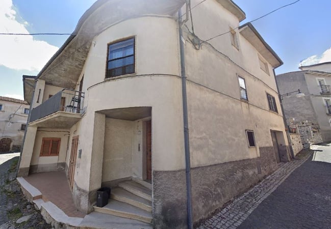 House in Tornimparte - view 1