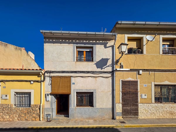 House in Pinoso - view 1