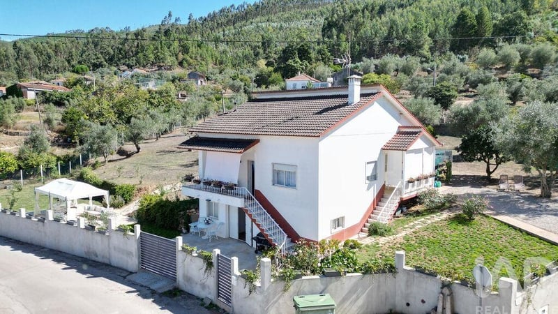 House in Penela - view 1