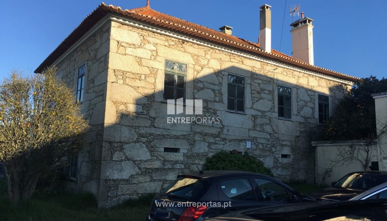 House in Vila Franca - view 1