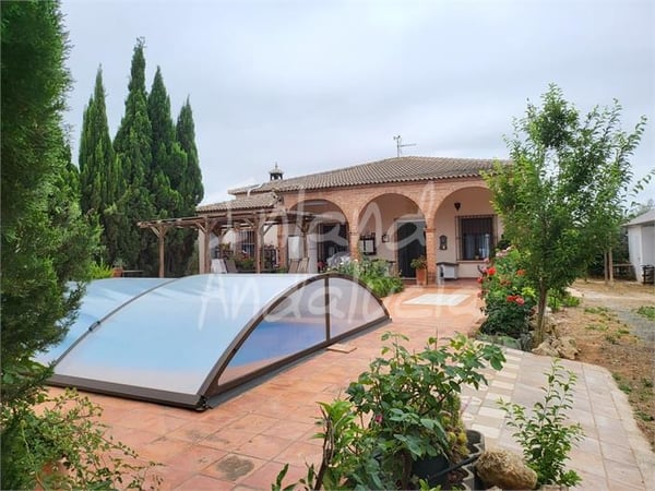 Villa in Seville - view 1