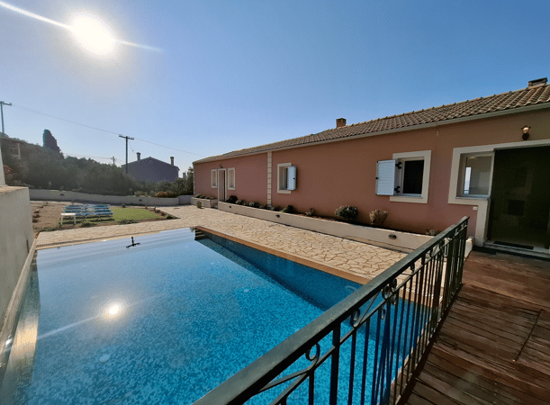 Villa in Spartylas - view 1