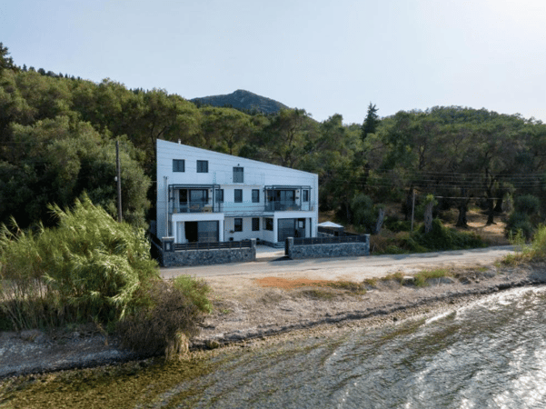 Villa in Psaras - view 1