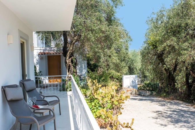 Apartment in Nisaki - view 1