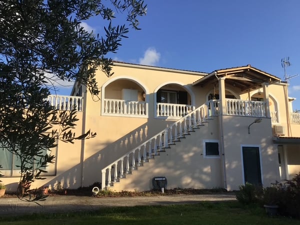 House in Roda - view 1