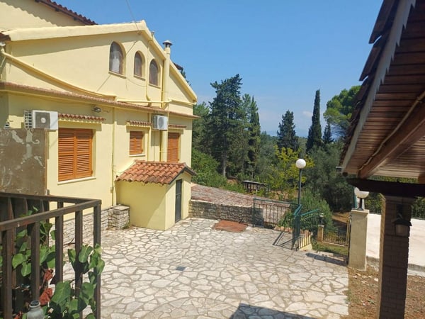 Apartment in Poulades - view 1