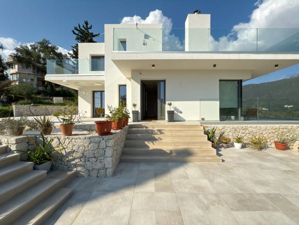 House in Analipsi - view 1