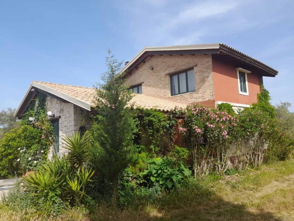 House in Kyra Chrysikou - view 1