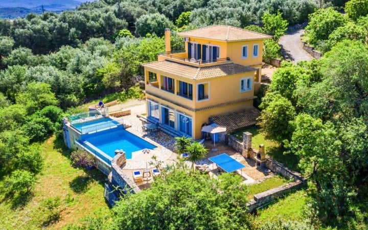 Villa in Kassiopi - view 1
