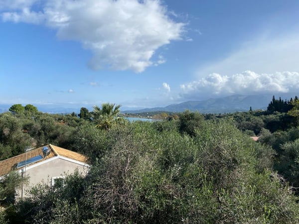 Apartment in Astrakari - view 1