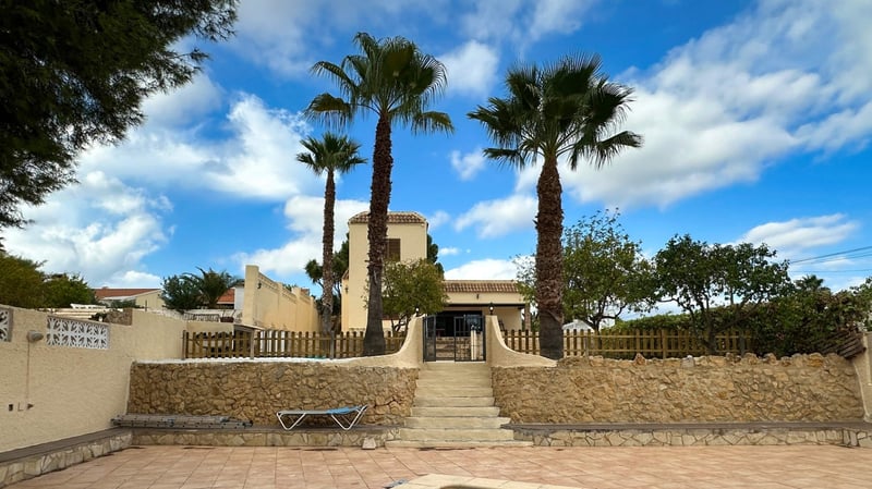 Villa in Carbonera - view 1