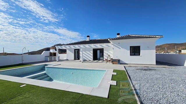 House in Arboleas - view 1