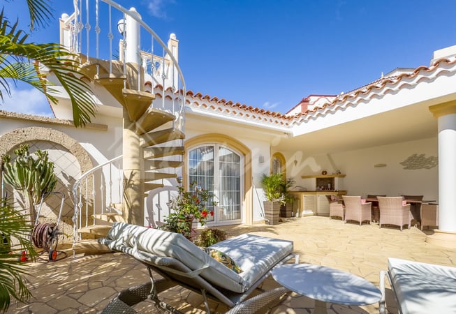 Villa in Fanabe - view 1