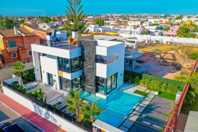 Villa in Torrevieja - view 1