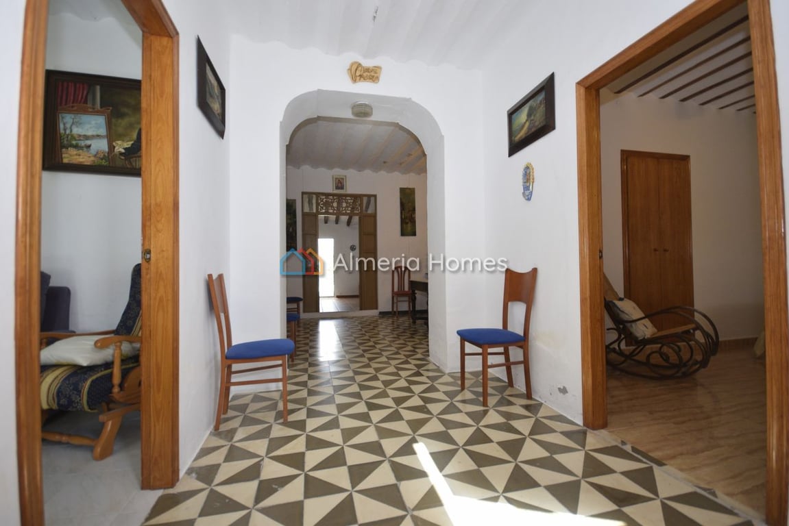 House in Oria - Image 3