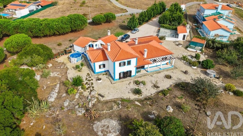 House in Reguengo Grande - view 1