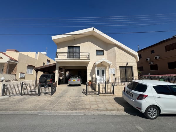 House in Ypsonas - view 1