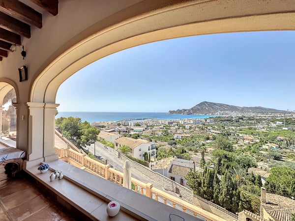 Villa in Altea - view 1