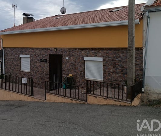 House in Azinhoso - view 1