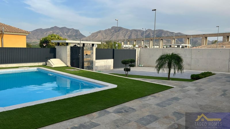 House in Reiguero de Poniente - view 1